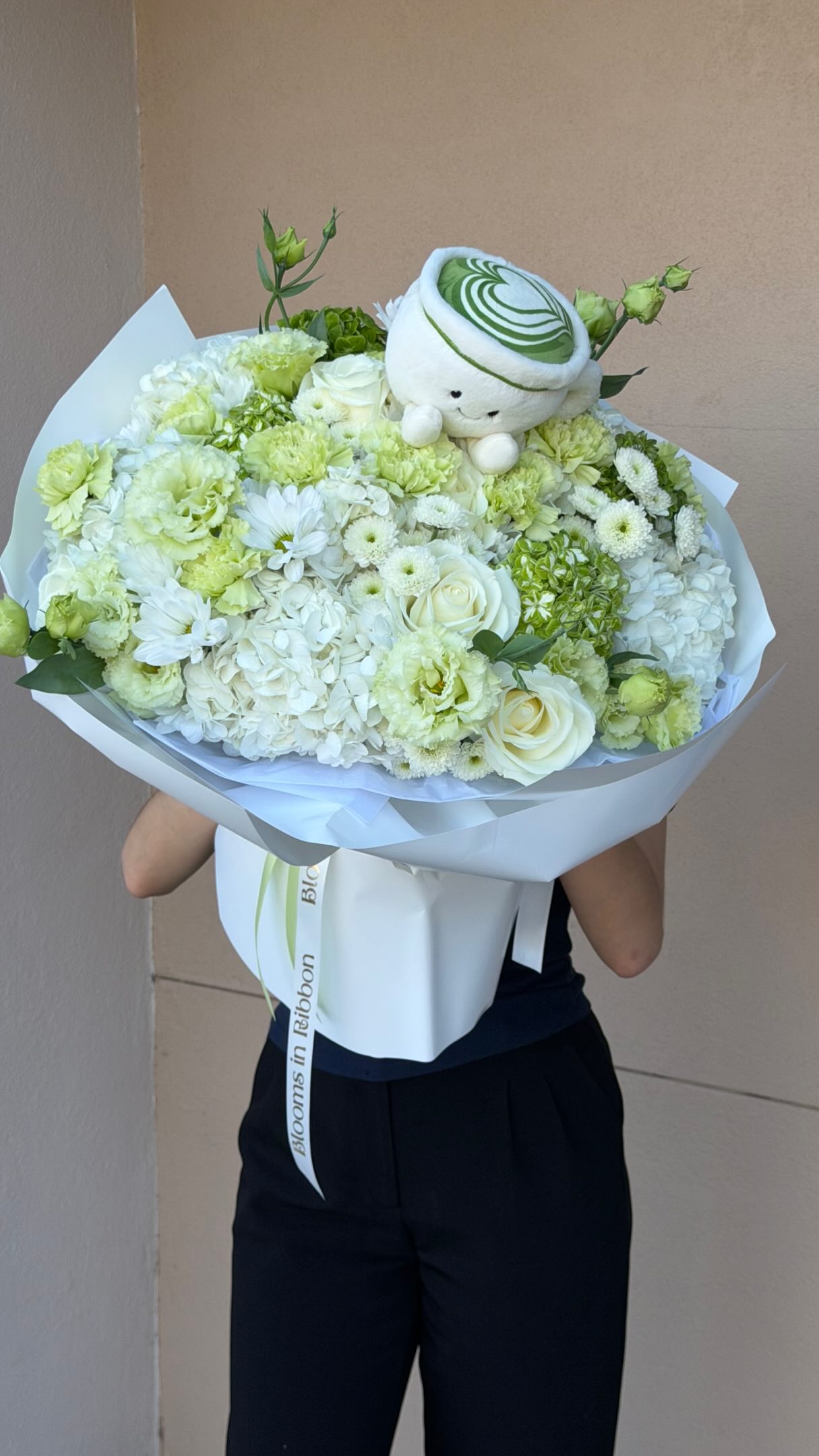 Matcha & flowers 🫱🏼‍🫲🏽 🍵 💚 matchamade in heaven. 

We actually had someone come in and ask for a matcha inspired b