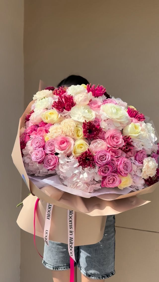 you NEEDED a close up 🔍🌸 #bloomsinribbon #rosevilleflorist #sacramentoflorist #weddingflorist #flowershop