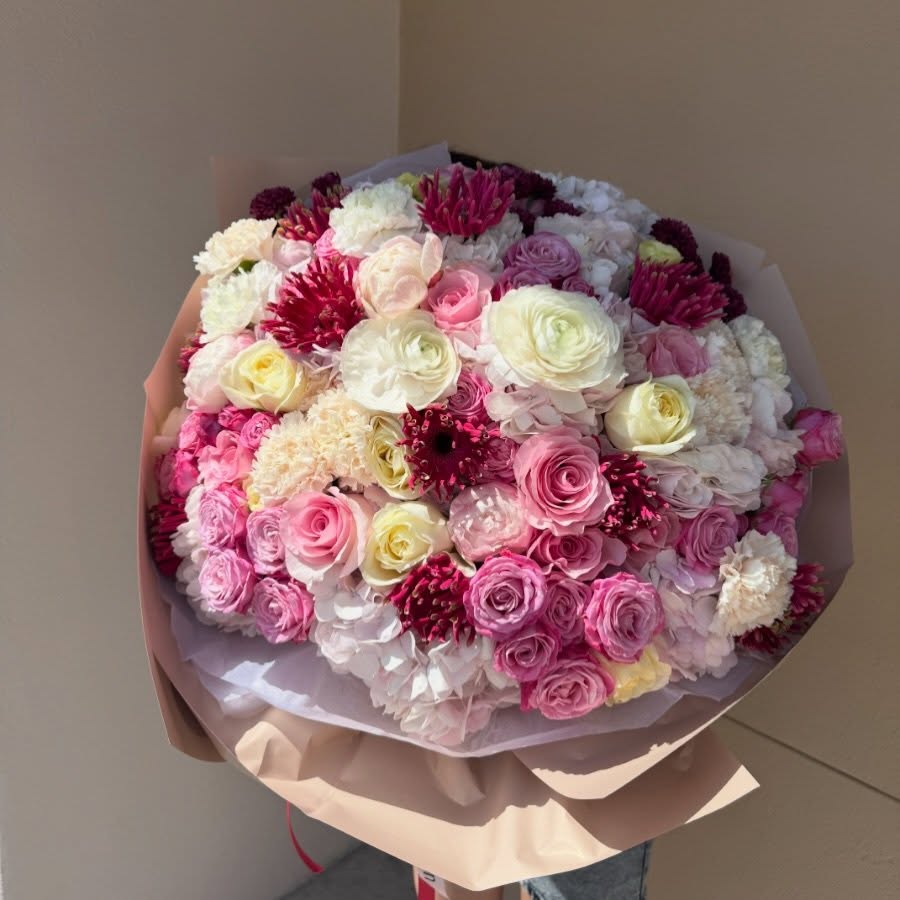 A personal favorite. This one turned out even more luscious in real life ✨
#flowershop #rosevilleflorist #flowers #bloo