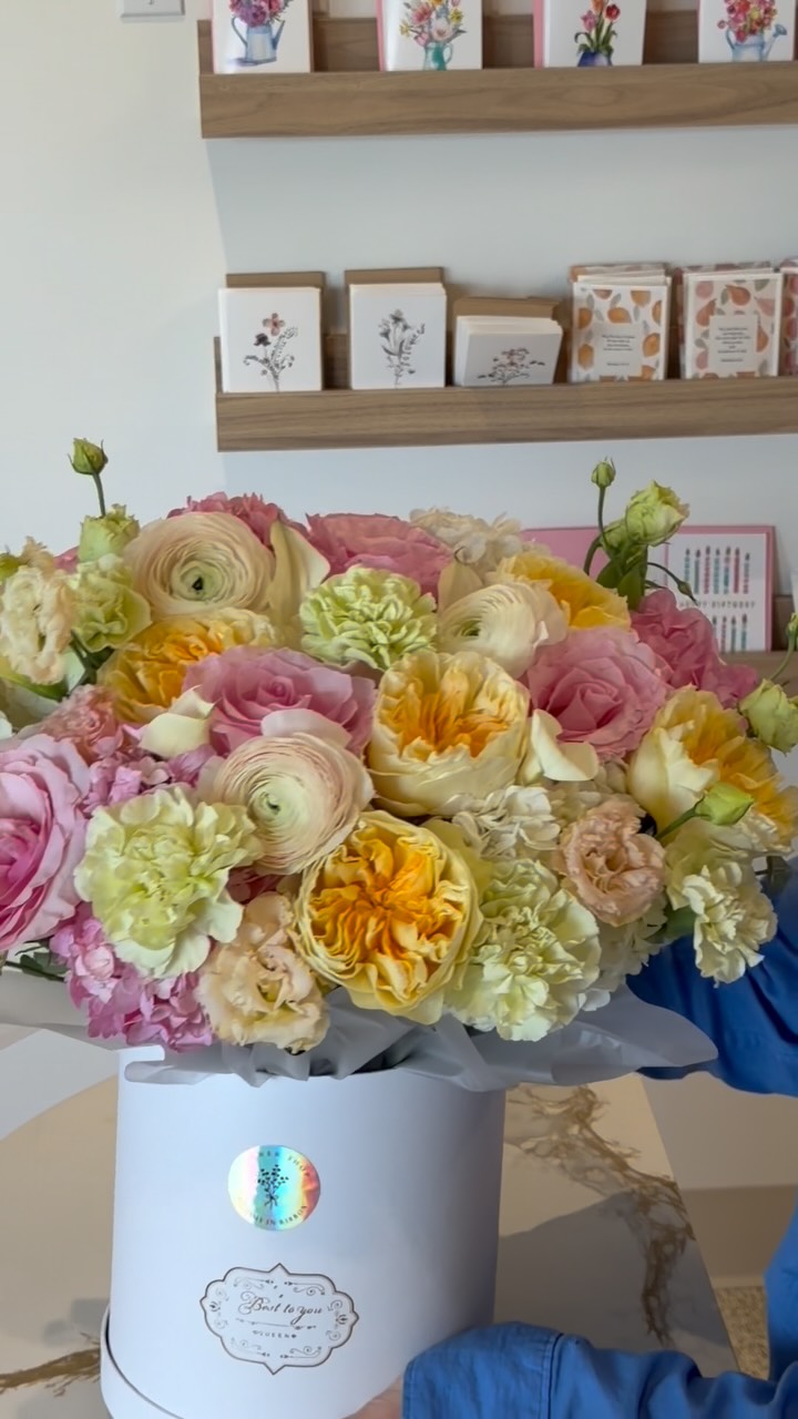 More flowers- fewer reason reasons to feel sad. 🌼 #bloomsinribbon #rosevilleflorist #flowershop #sacramentoflorist #roc