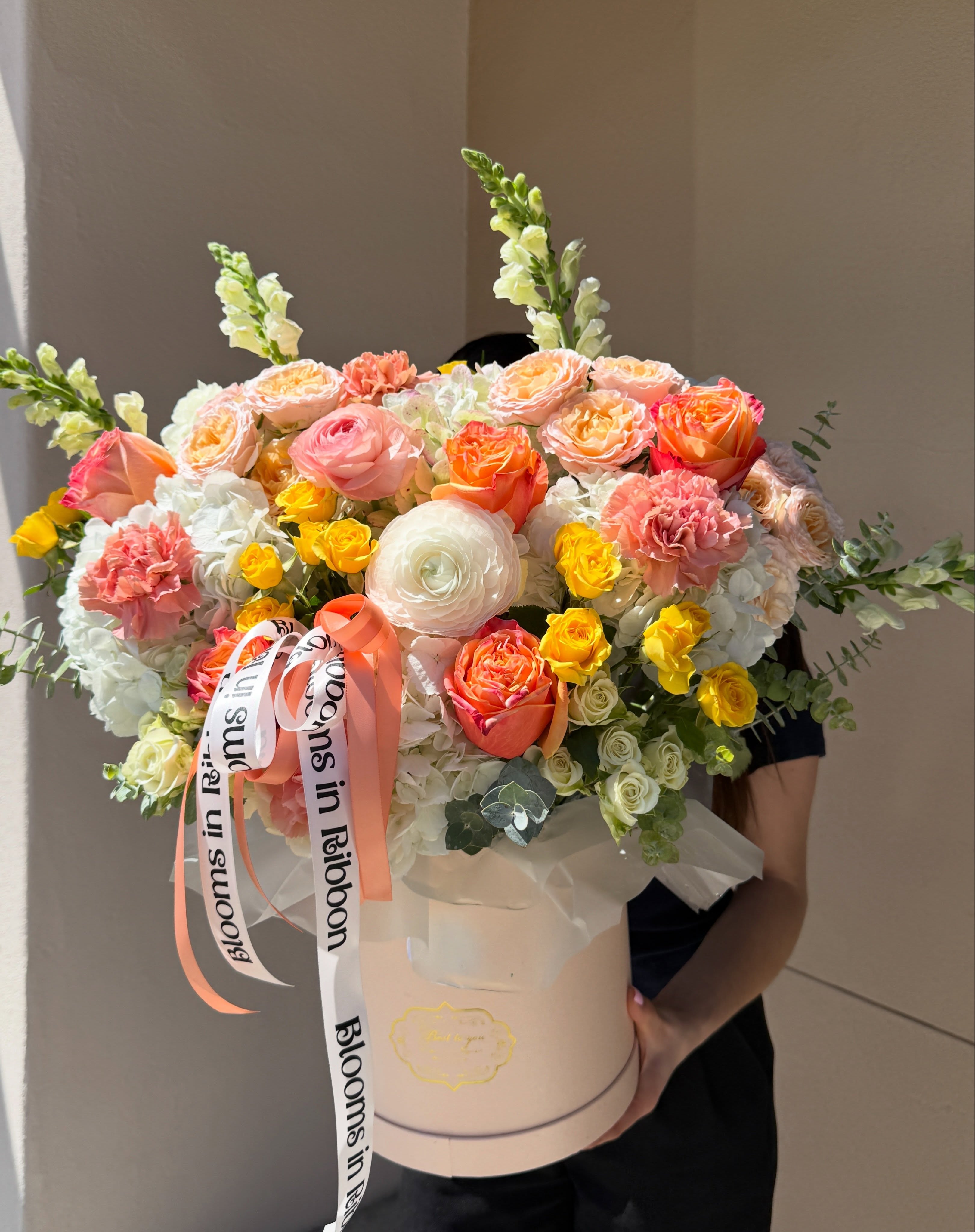 Our bloom box did, indeed, say 𝓖𝓸𝓸𝓭 𝓜𝓸𝓻𝓷𝓲𝓷𝓰 ☕️🤎✨

#flowershop #bloomsinribbon #rosevilleflorist #flowerstyle